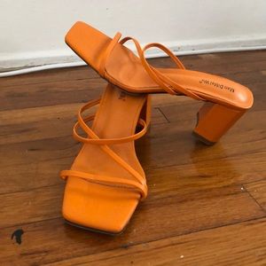 Low orange sandal heel